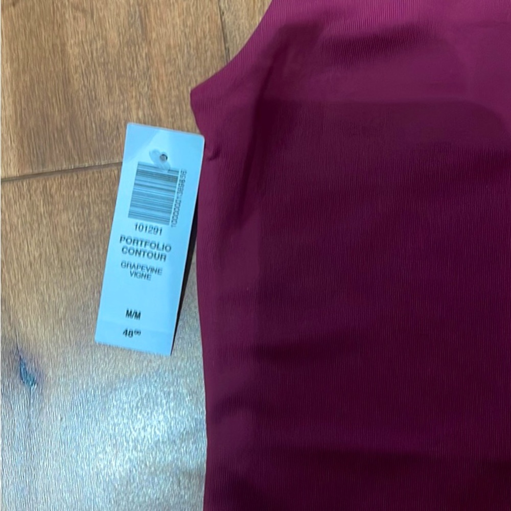 Babaton contour bodysuit in colour grapevine
- never worn, tags attached